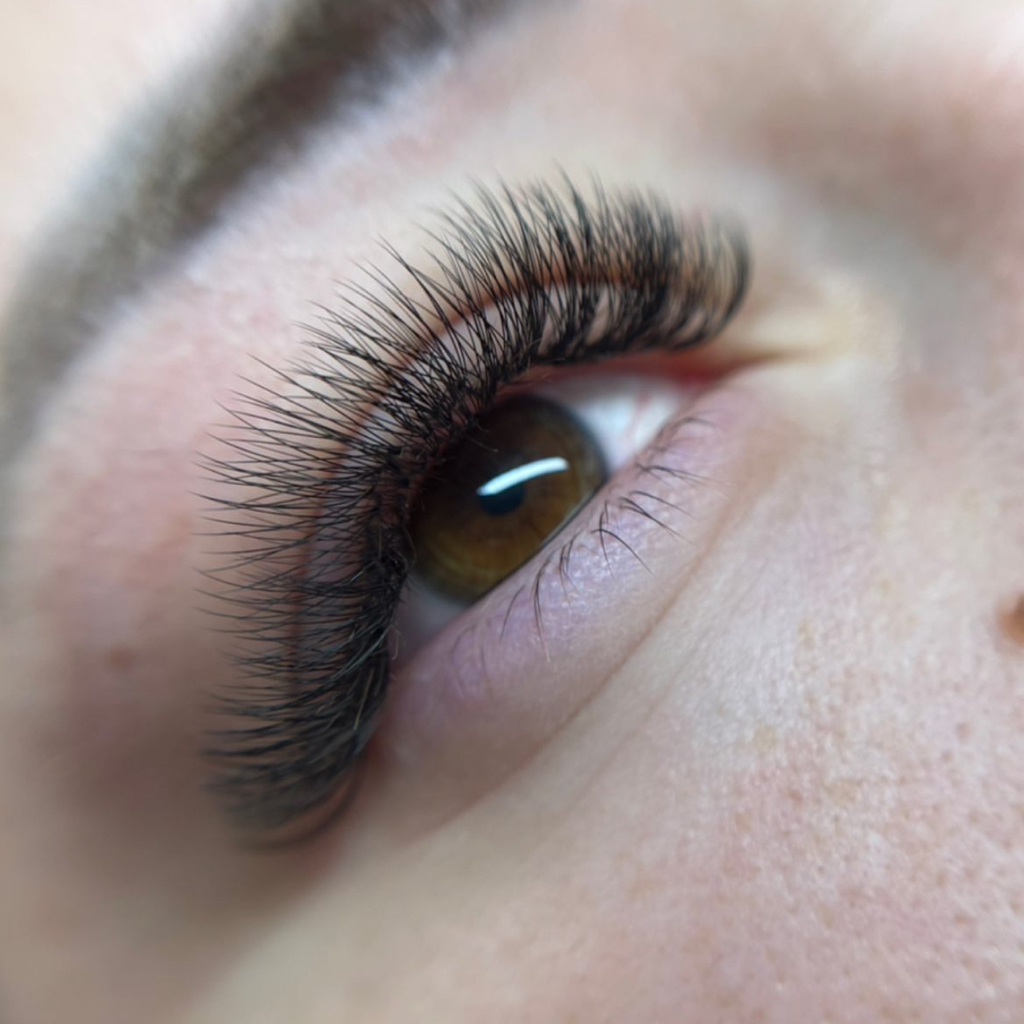 Экспресс наращивание ресниц