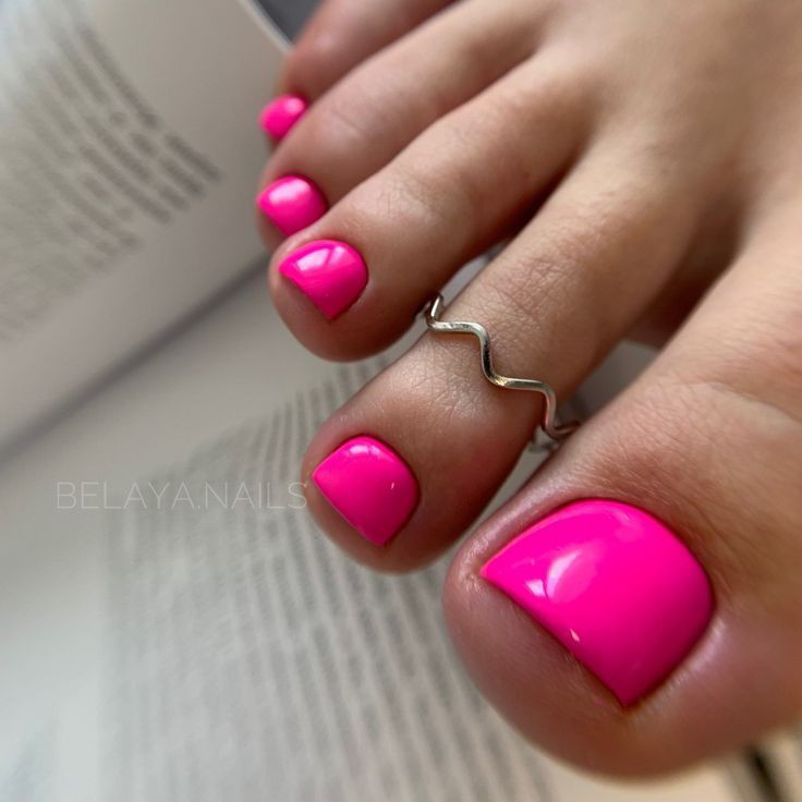 Педикюр эстетика
Обработка пальчиков + однотонное покрытие.