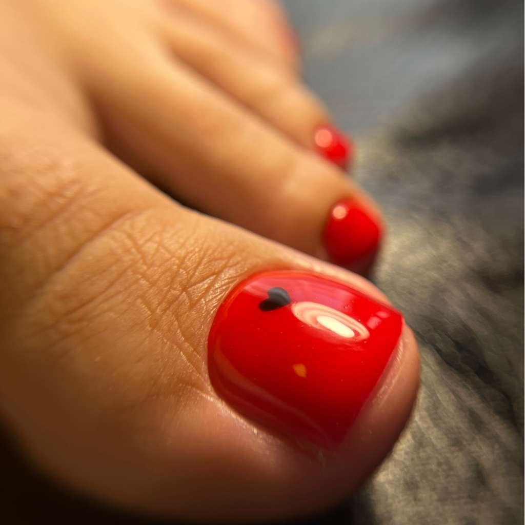 Частичный педикюр (только пальчики) + покрытие гель-лаком.