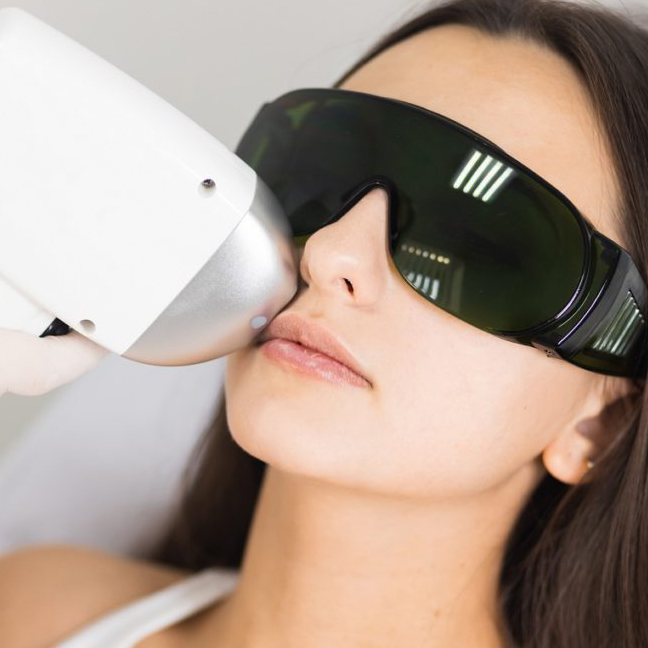 Лазерная эпиляция верхняя губа (усики)