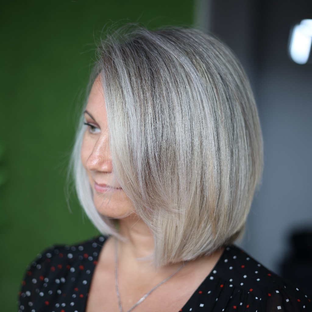 сложное окрашивание средняя длина волос ( работа без материалов)