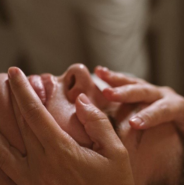 Массаж лица  скульптурирующий