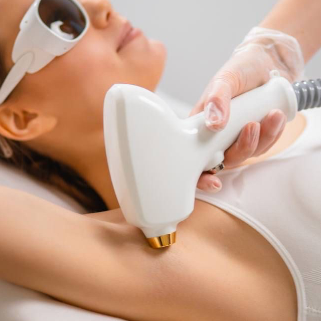 Выгодный комплекс: подмышки + глубокое бикини + ноги полностью