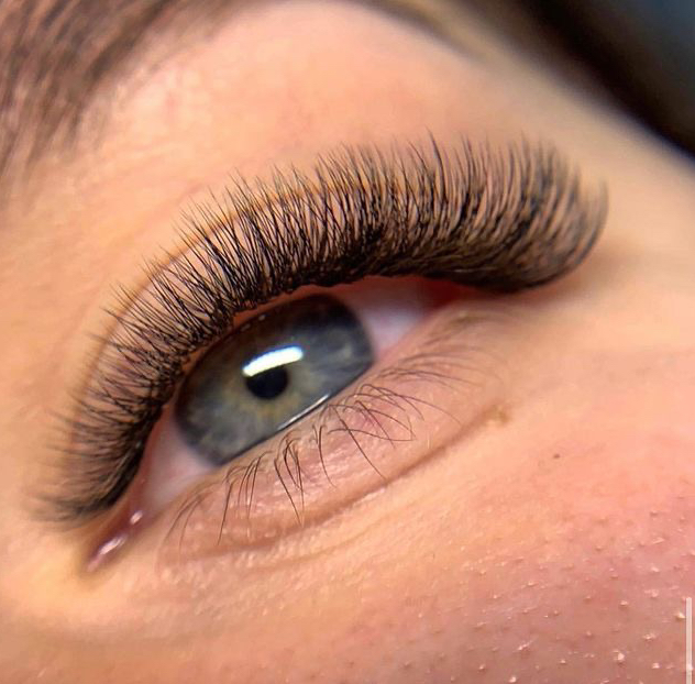 Наращивание ресниц 3Д