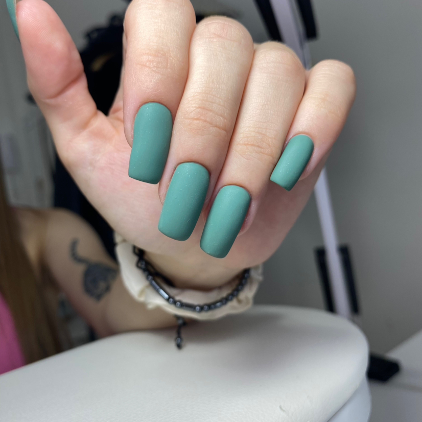 Маникюр + однотонное покрытие