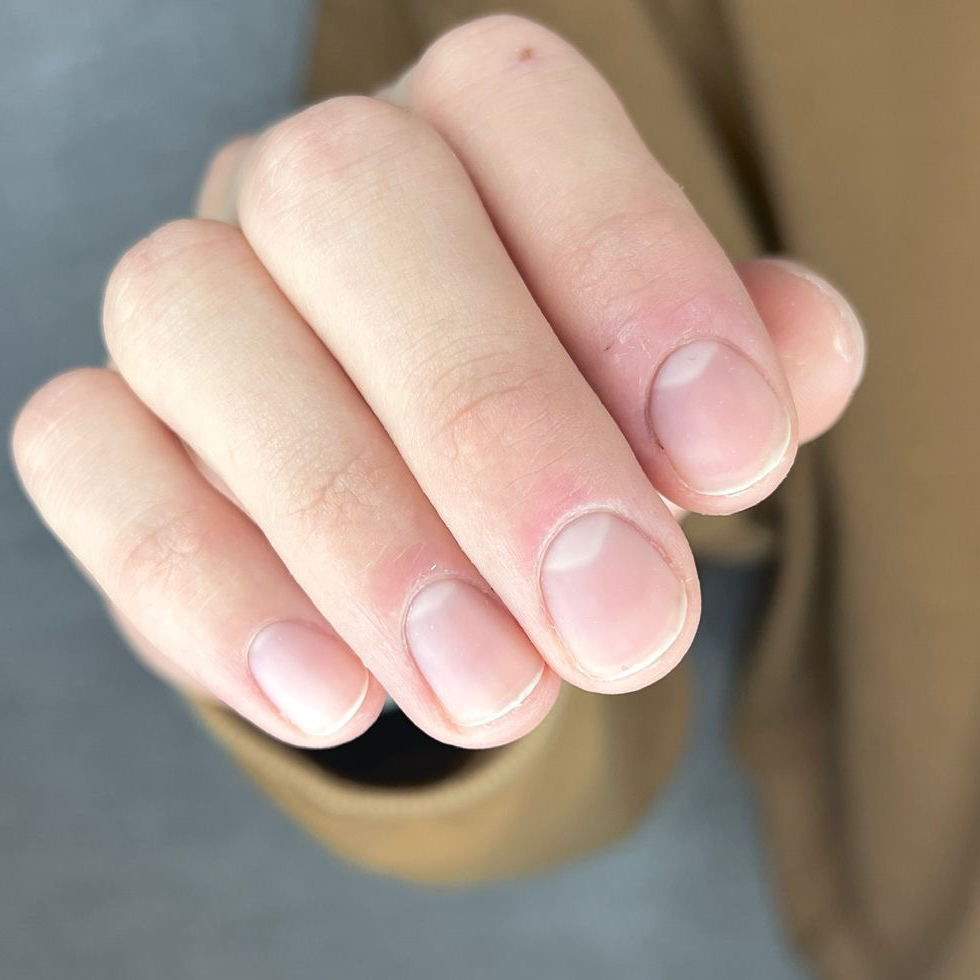 Мужской маникюр с долговременным покрытием (база + матовый топ)