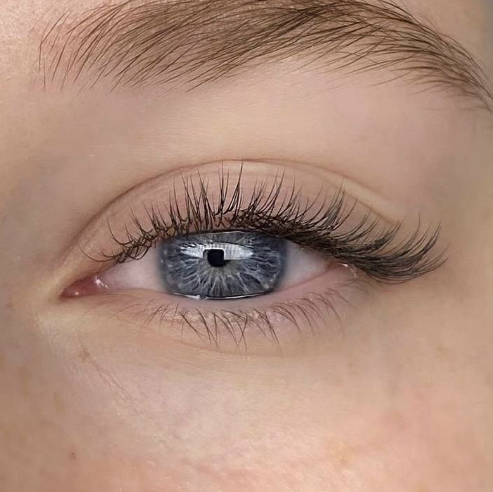 Наращивание ресниц классика