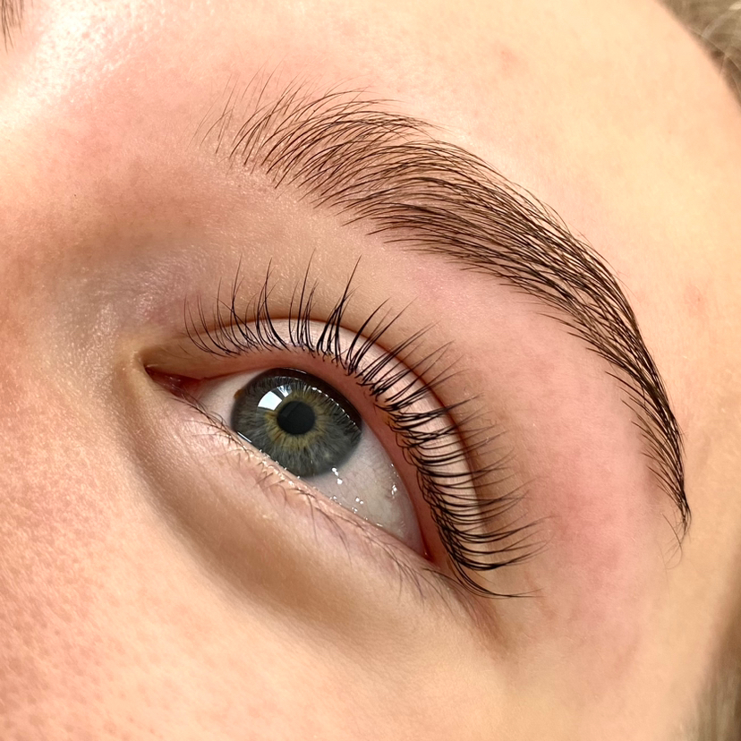 Итальянское восстановление ресниц + наращивание уголков