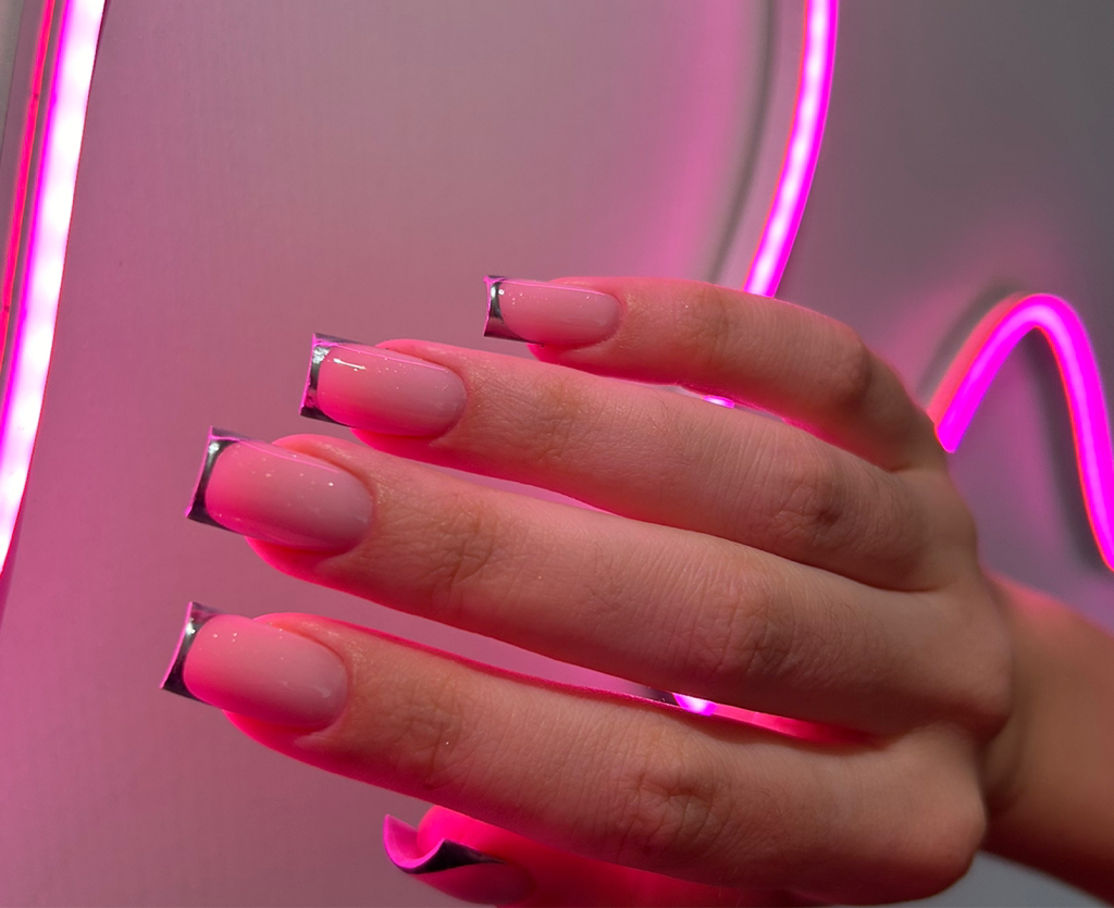 Наращивание / коррекция ногтей (M) + маникюр