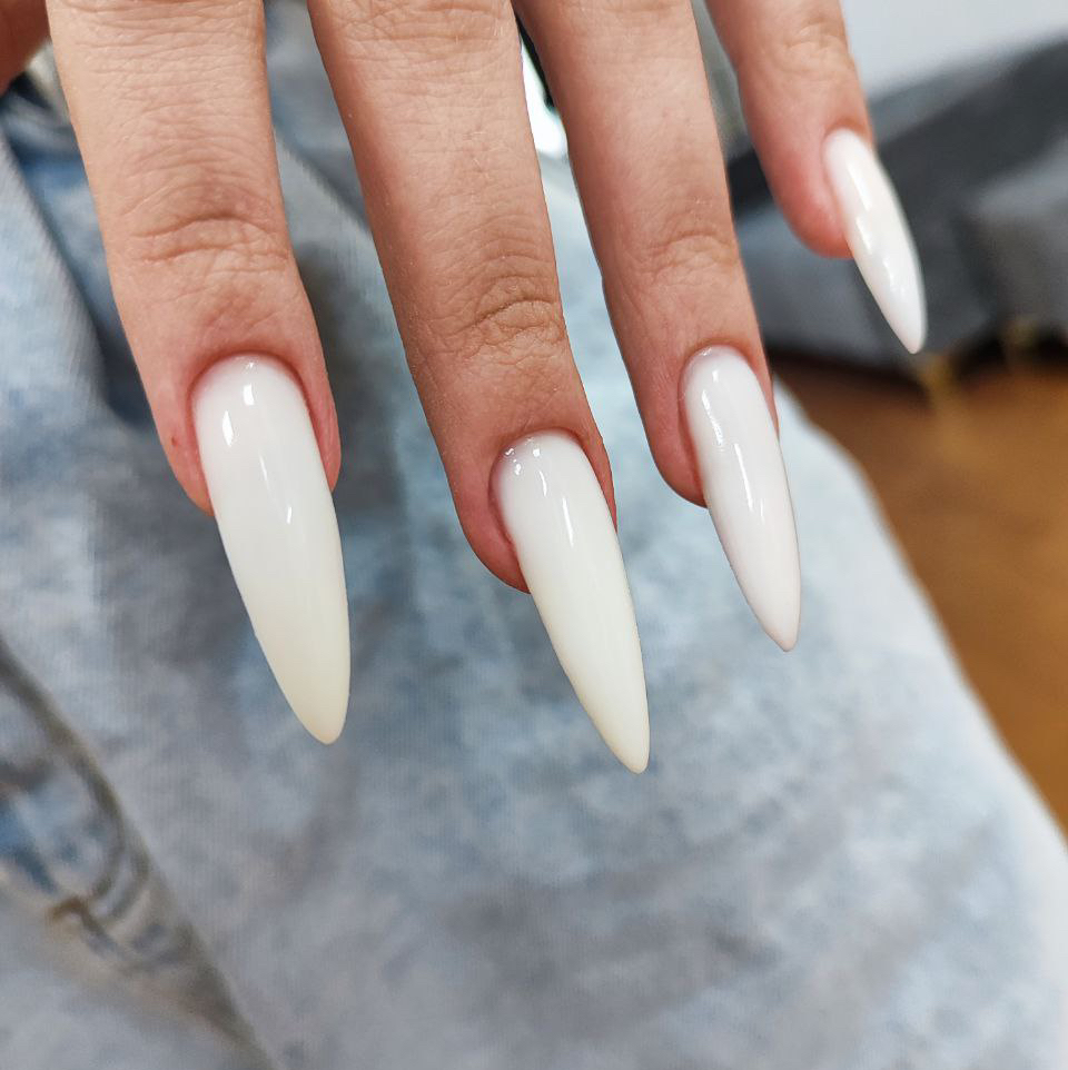 Маникюр коррекция от 3-й длины ногтей