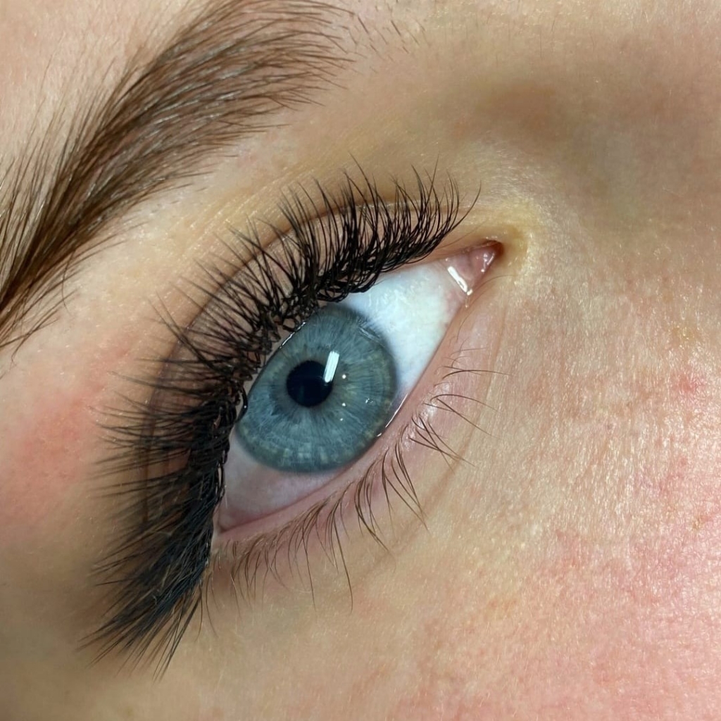 1.5D Lash Extensions (Hybrid)
(Foxy, M curl, L curl, Doll, Wispy)