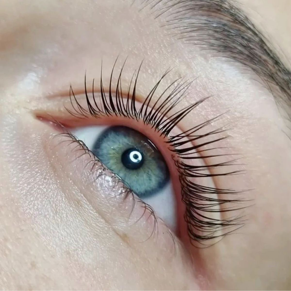 Ламинирование ресниц с окрашиванием