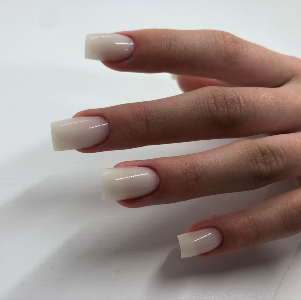 Наращивание ногтей