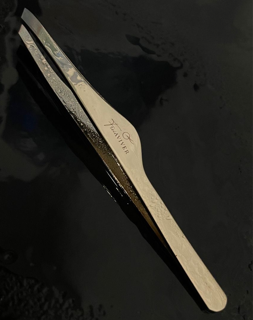 Коррекция бровей