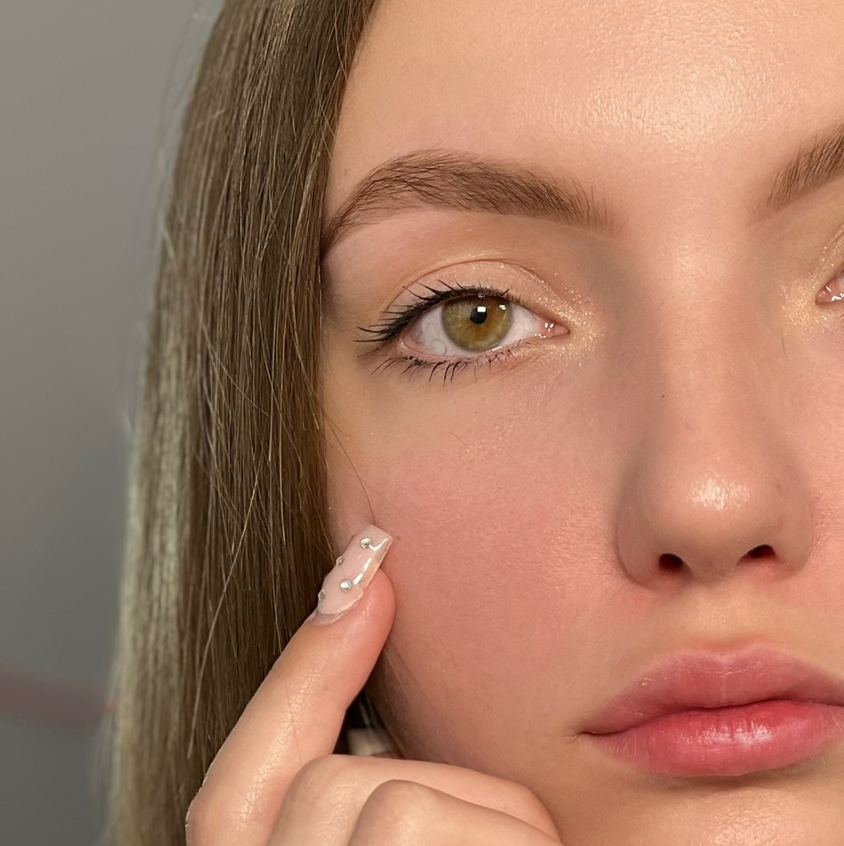 [осветление бровей] 
без дальнейшего окрашивания