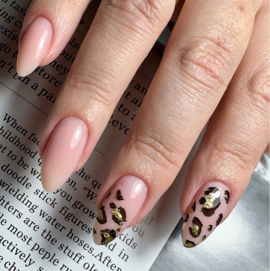 Маникюр + укрепление гелем (нюд)