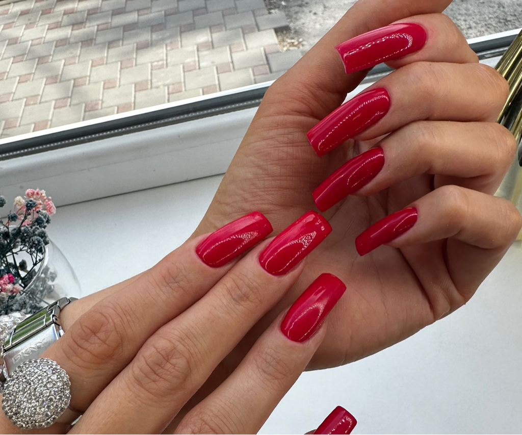 Коррекция ногтей твердым гелем