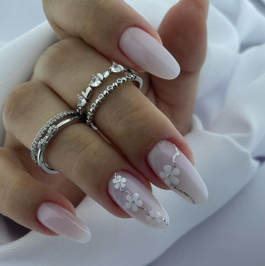 Наращивание ногтей