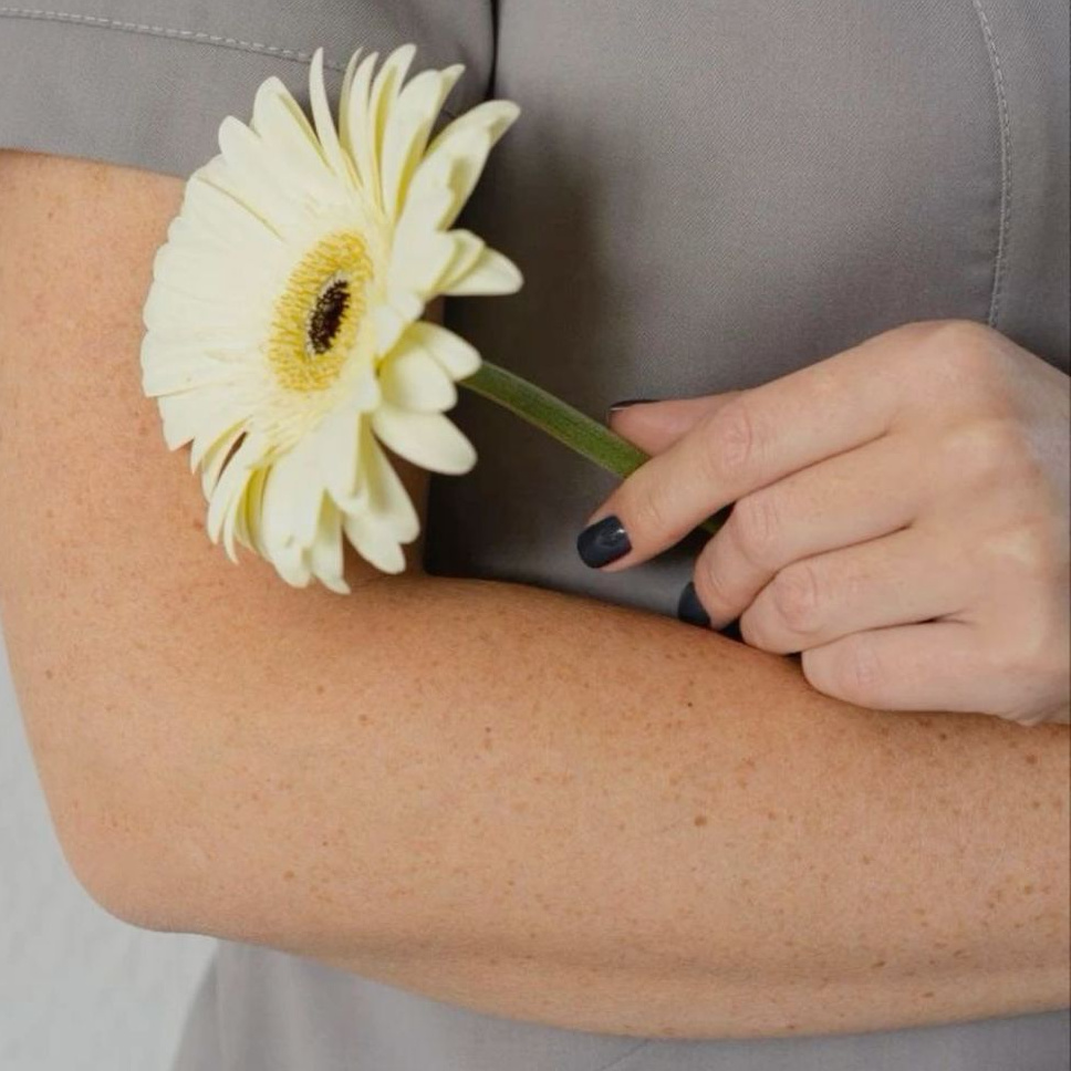 Руки до локтя сахар (жен.)