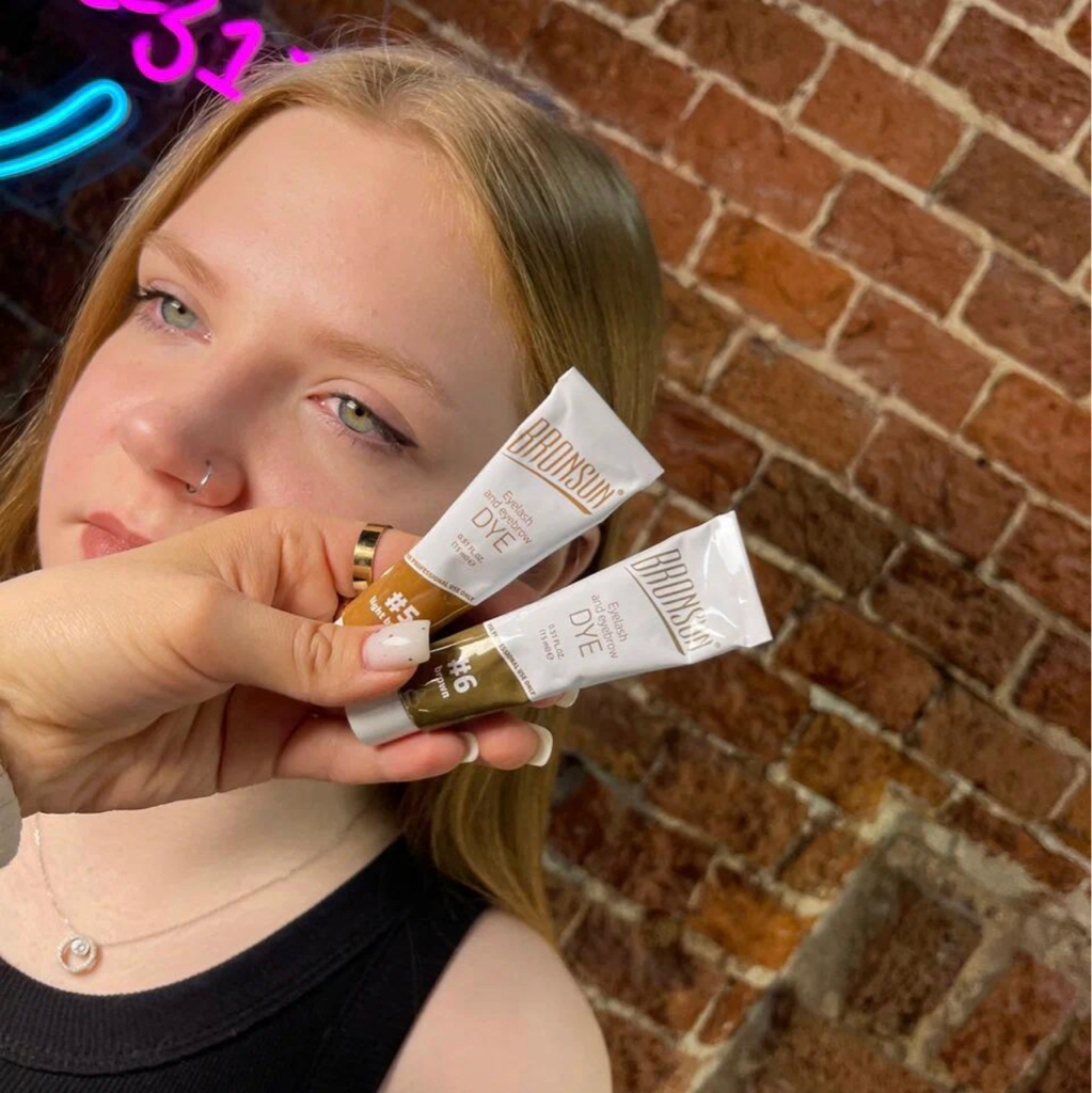 Окрашивание бровей