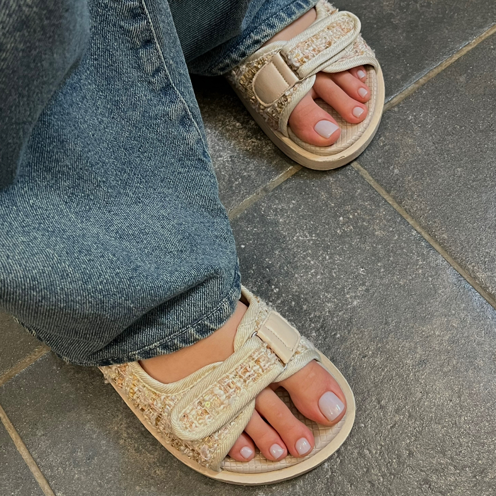 Педикюр полный с обработкой стоп + покрытие гель лак