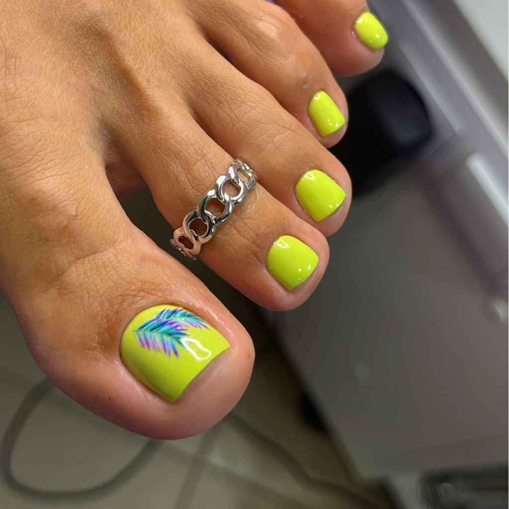 Педикюр пальчики с покрытием гель лак