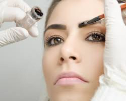 Коррекция и окрашивание бровей и ресниц