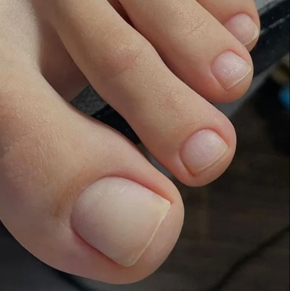 Classic pedicure with Polish-Классический педикюр с полировкой