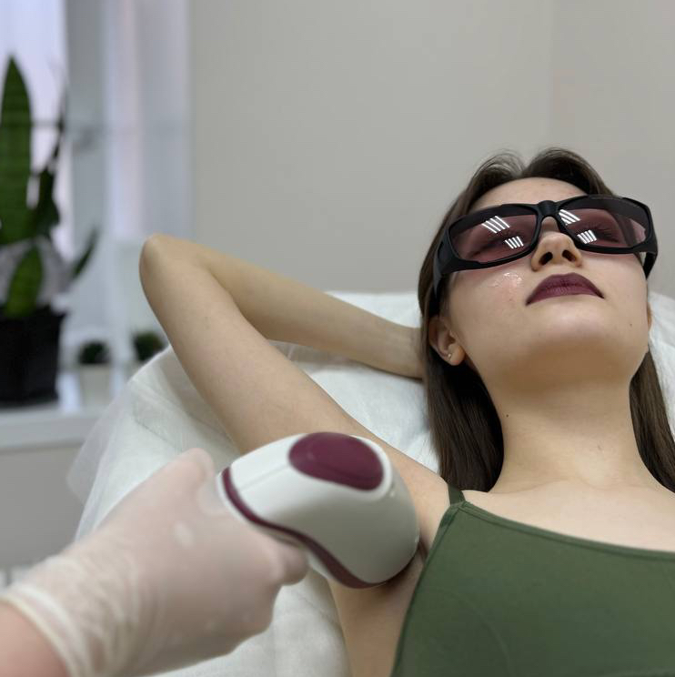 Подмышечные впадины