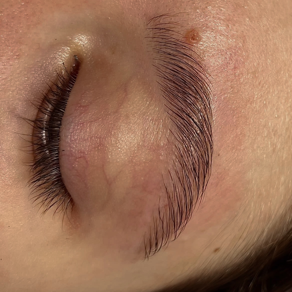 Коррекция бровей без окрашивания