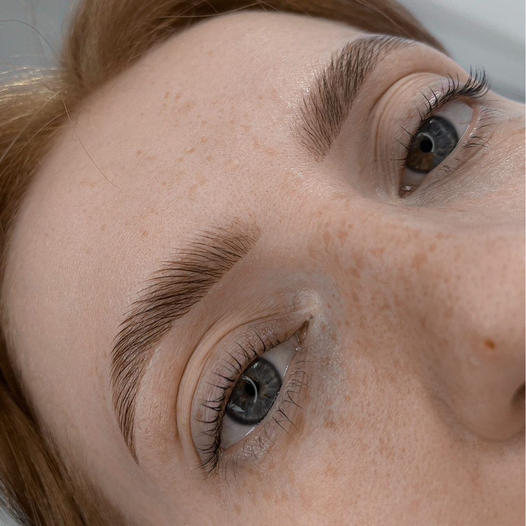 Оформление бровей + ДУ + лами ресниц