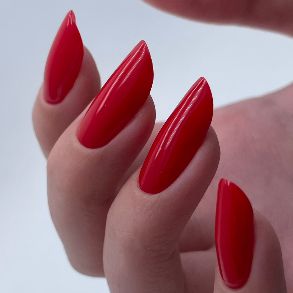 Маникюр с покрытием гель лак в один тон