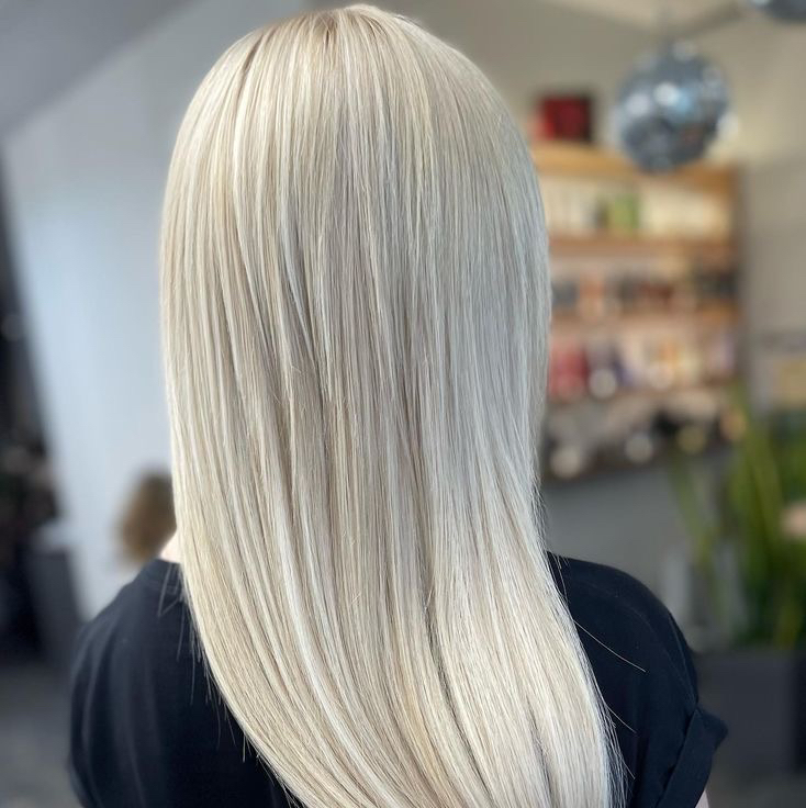 Total Blond (корни выше 3 см) длинные волосы