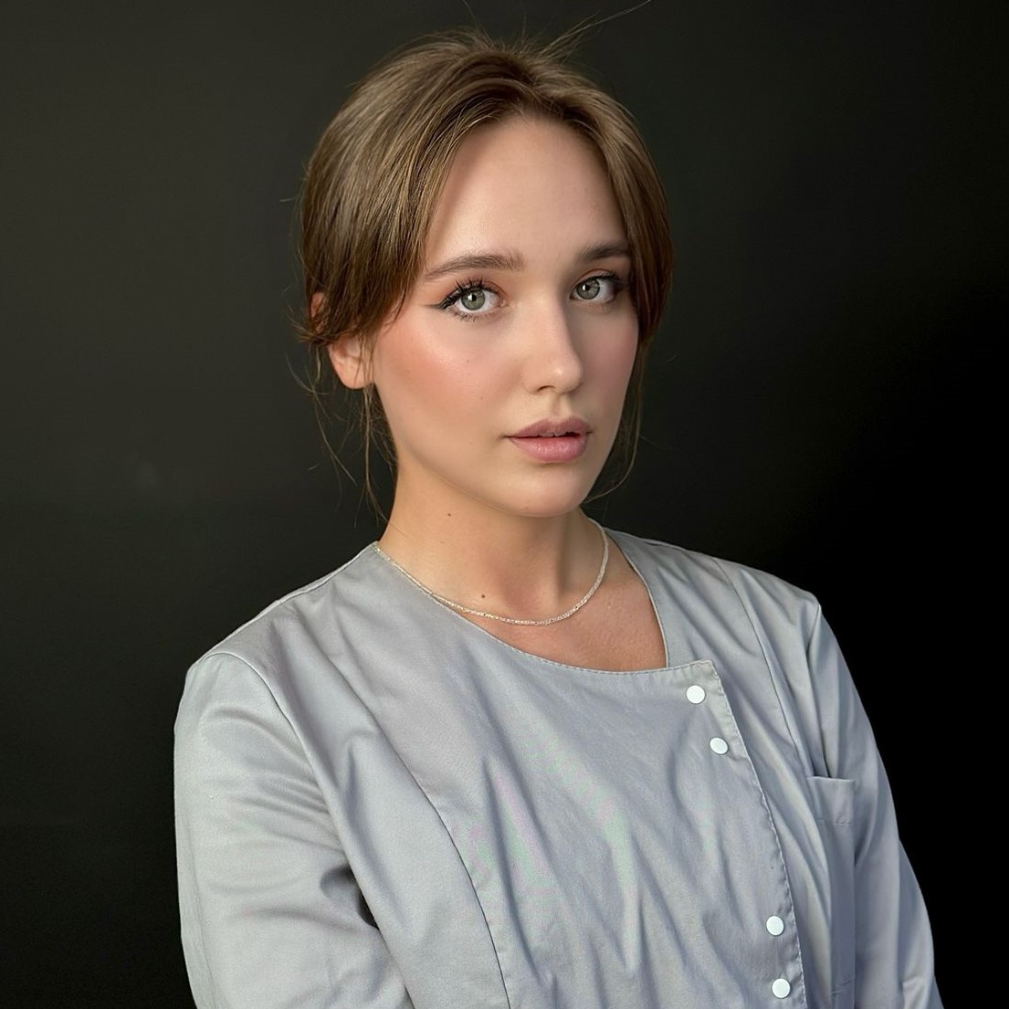 Ведущий мастер Полина