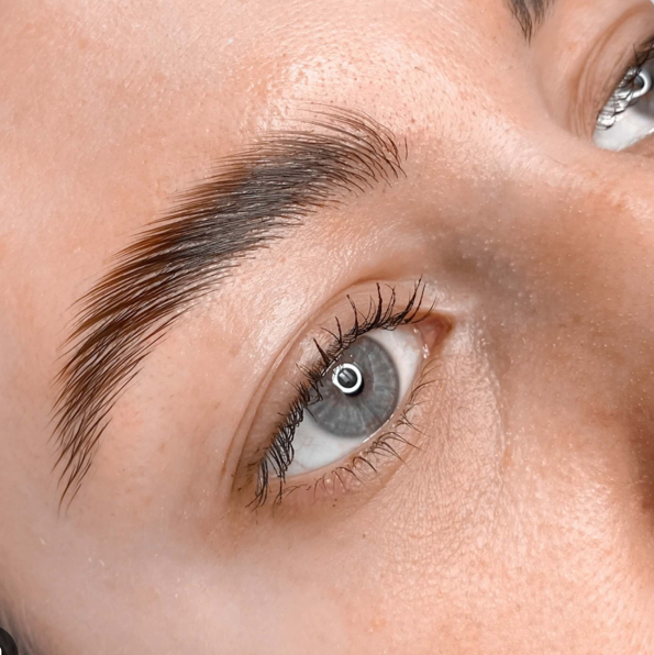 Долговременна укладка (ламинирование бровей)