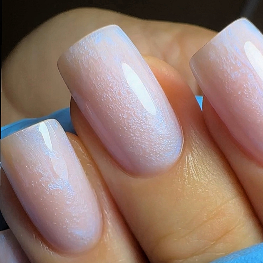 Маникюр с покрытием гель-лак