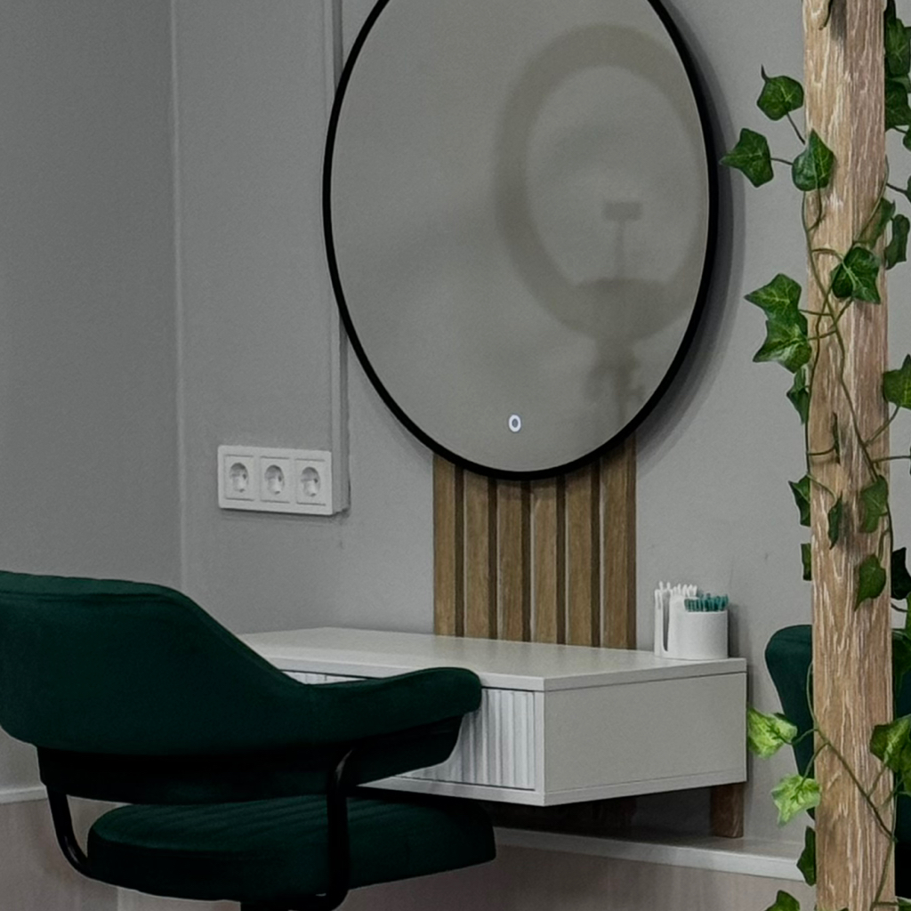 Гримерный стол №1