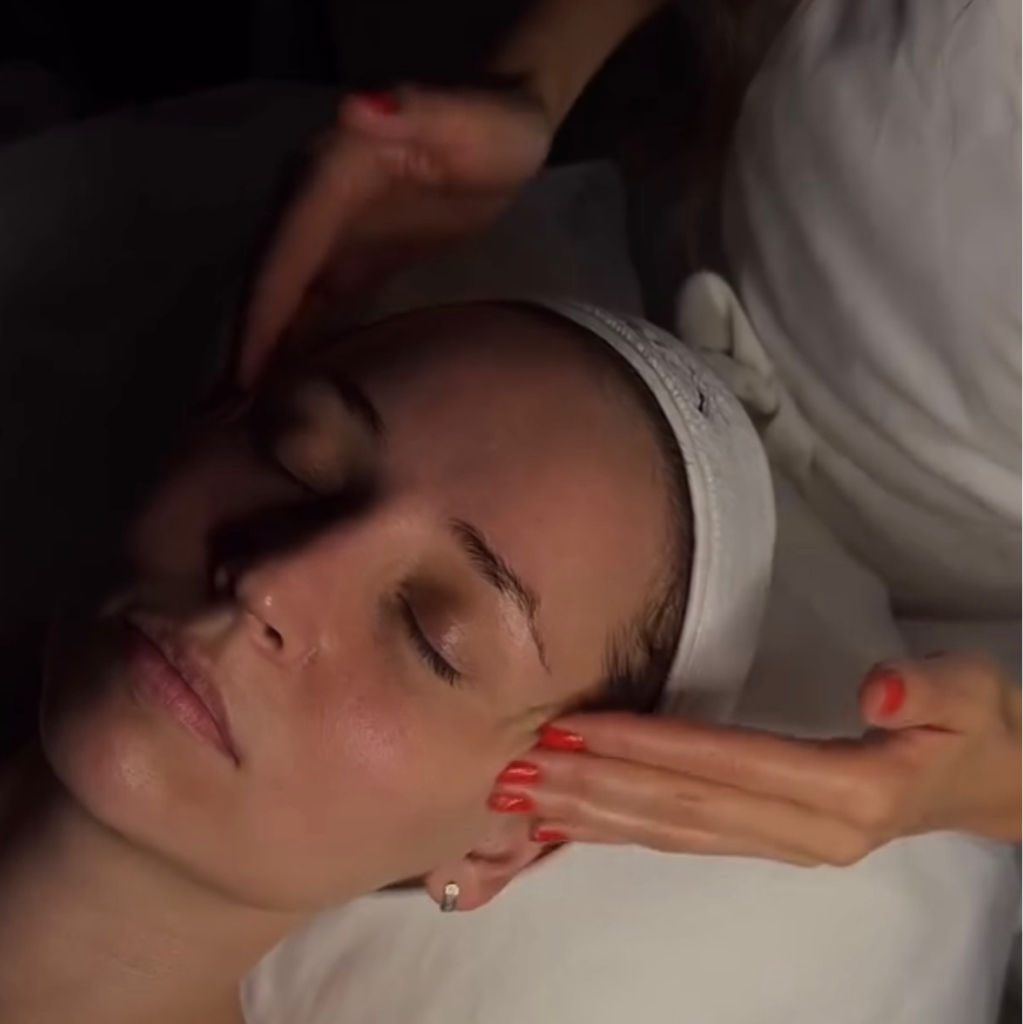 Французкий скульптурный спа-массаж лица,шеи и декольте