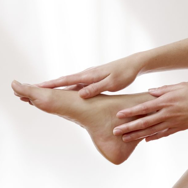 Педикюр только пяточки