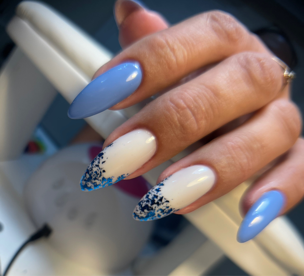 Наращивание ногтей