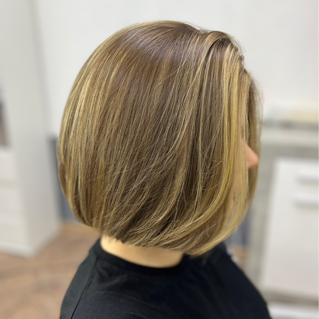 Стрижка женская средняя длина (каре, шегги)