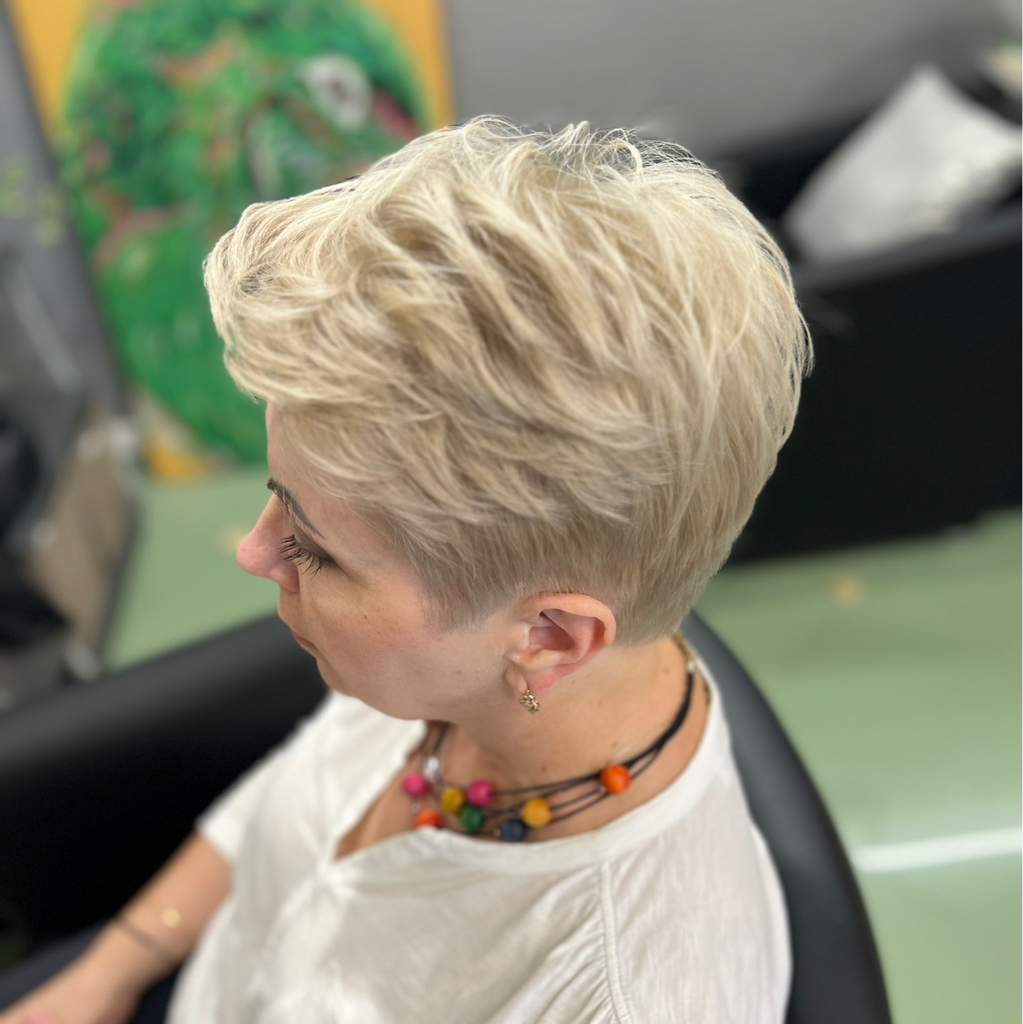 Стрижка женская короткие волосы (Пикси)