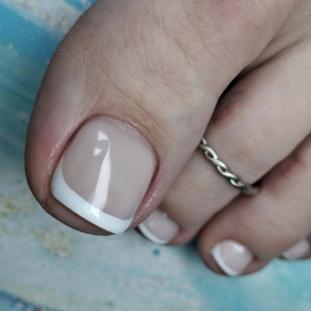 Педикюр (все включено) +дизайн/френч/пленки