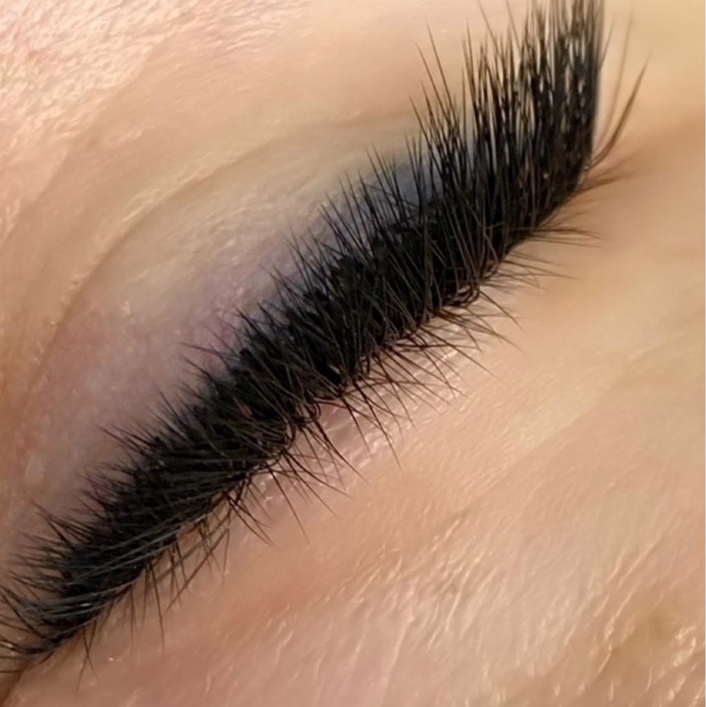 Наращивание ресниц 4д