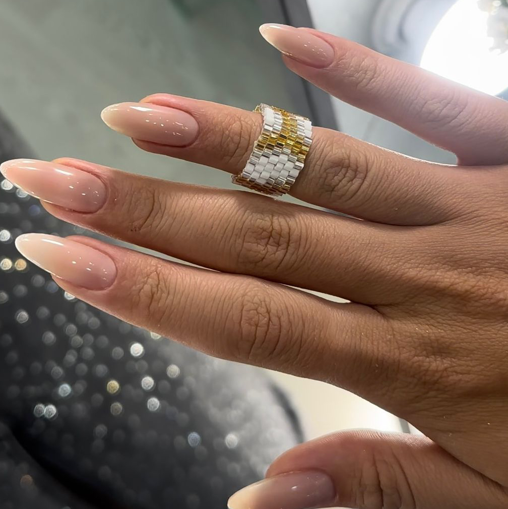 Наращивание ногтей