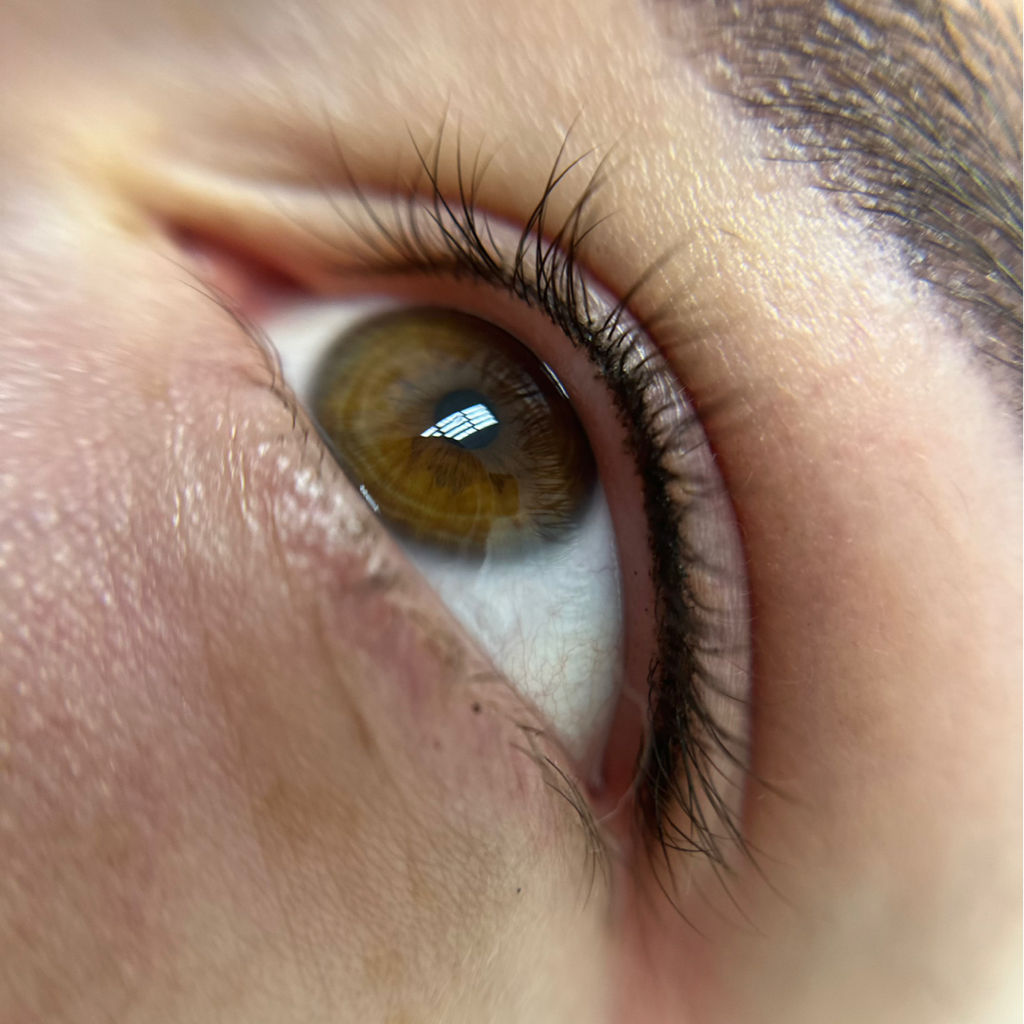 Перманентный макияж межресничного пространства