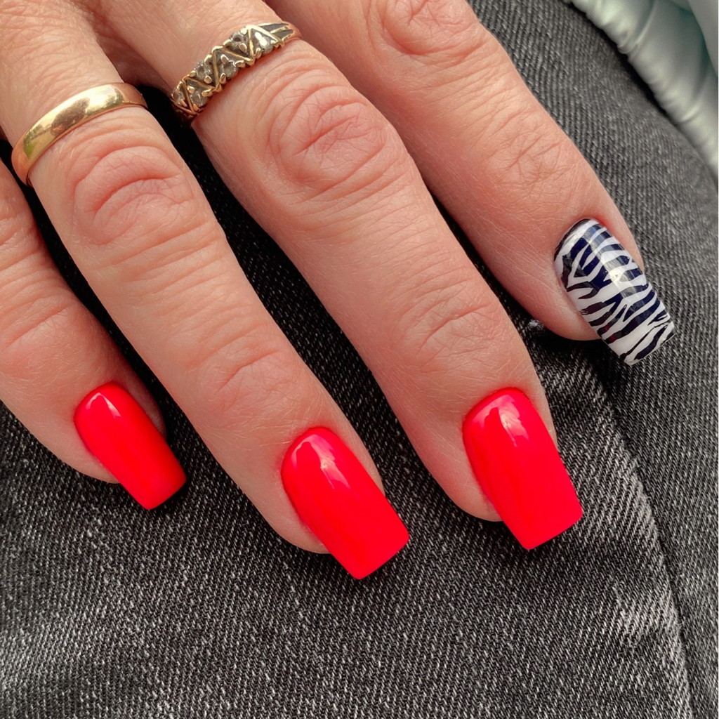 ИЗ ОВАЛА В КВАДРАТ