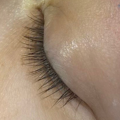 Снятие нарощенных ресниц