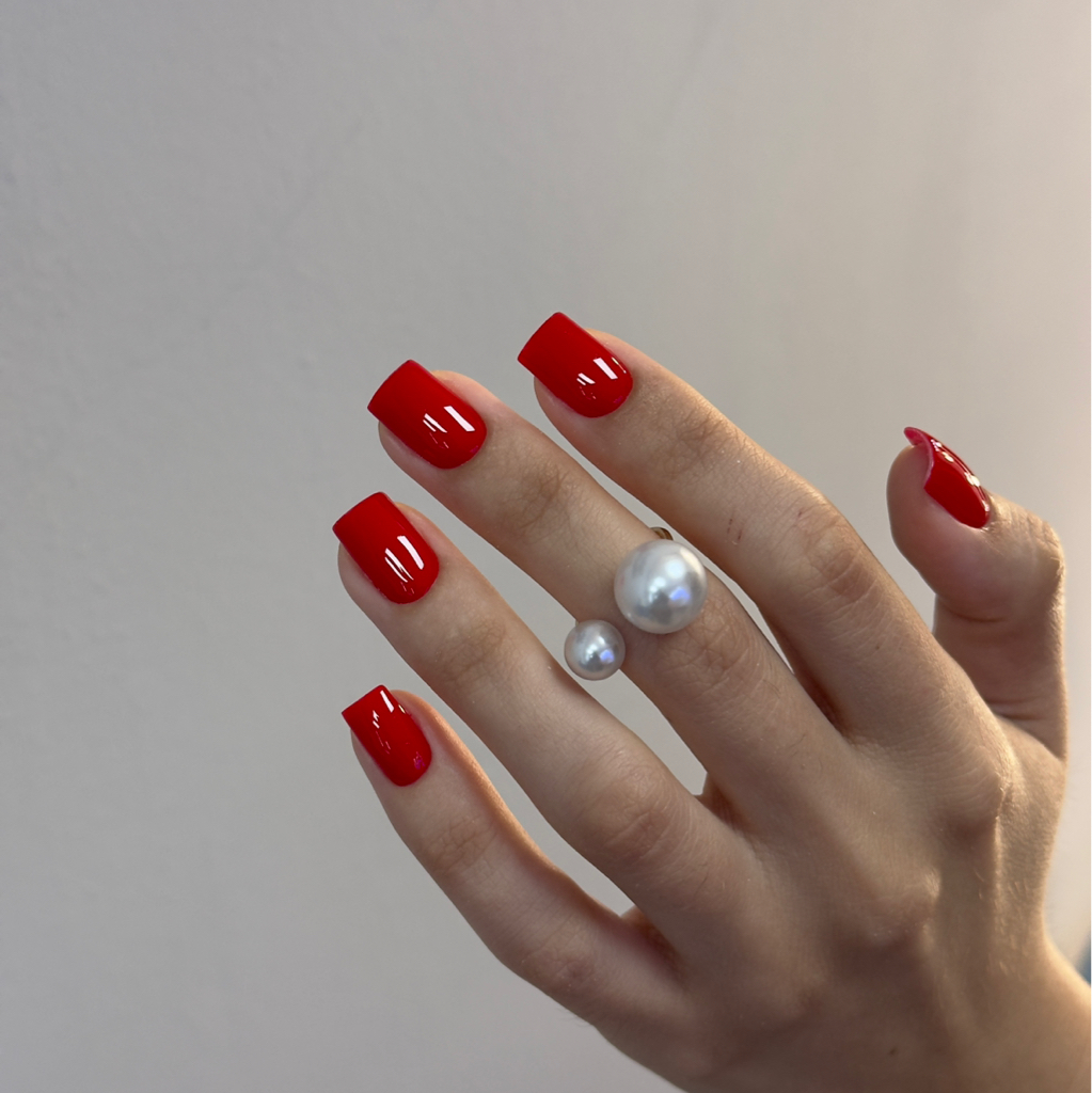 Маникюр с однотонным покрытием