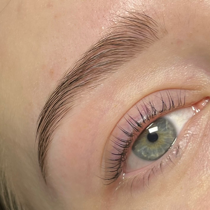 Комплекс «долговременная укладка+оформление+окрашивание+ламинирование ресниц»